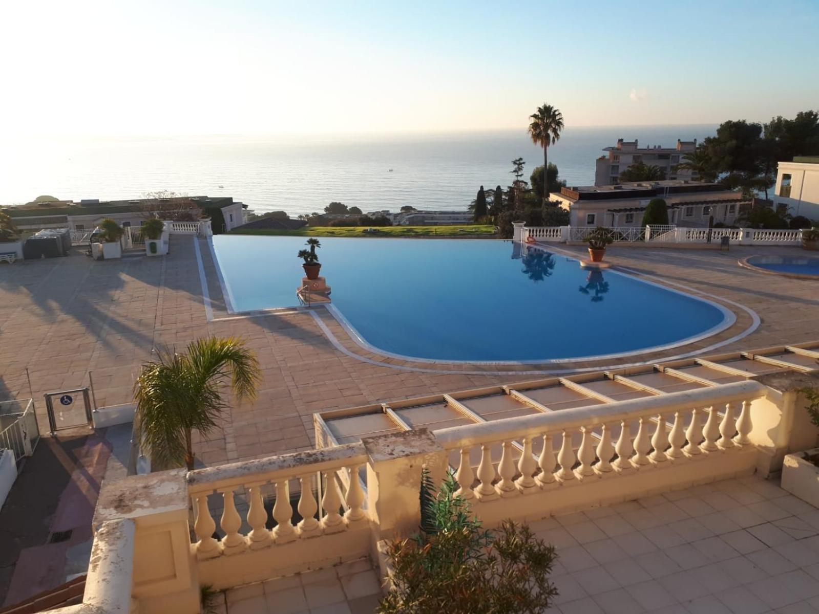Appartement Renove, Piscine A Debordement, Vue Mer Cannes Exterior photo